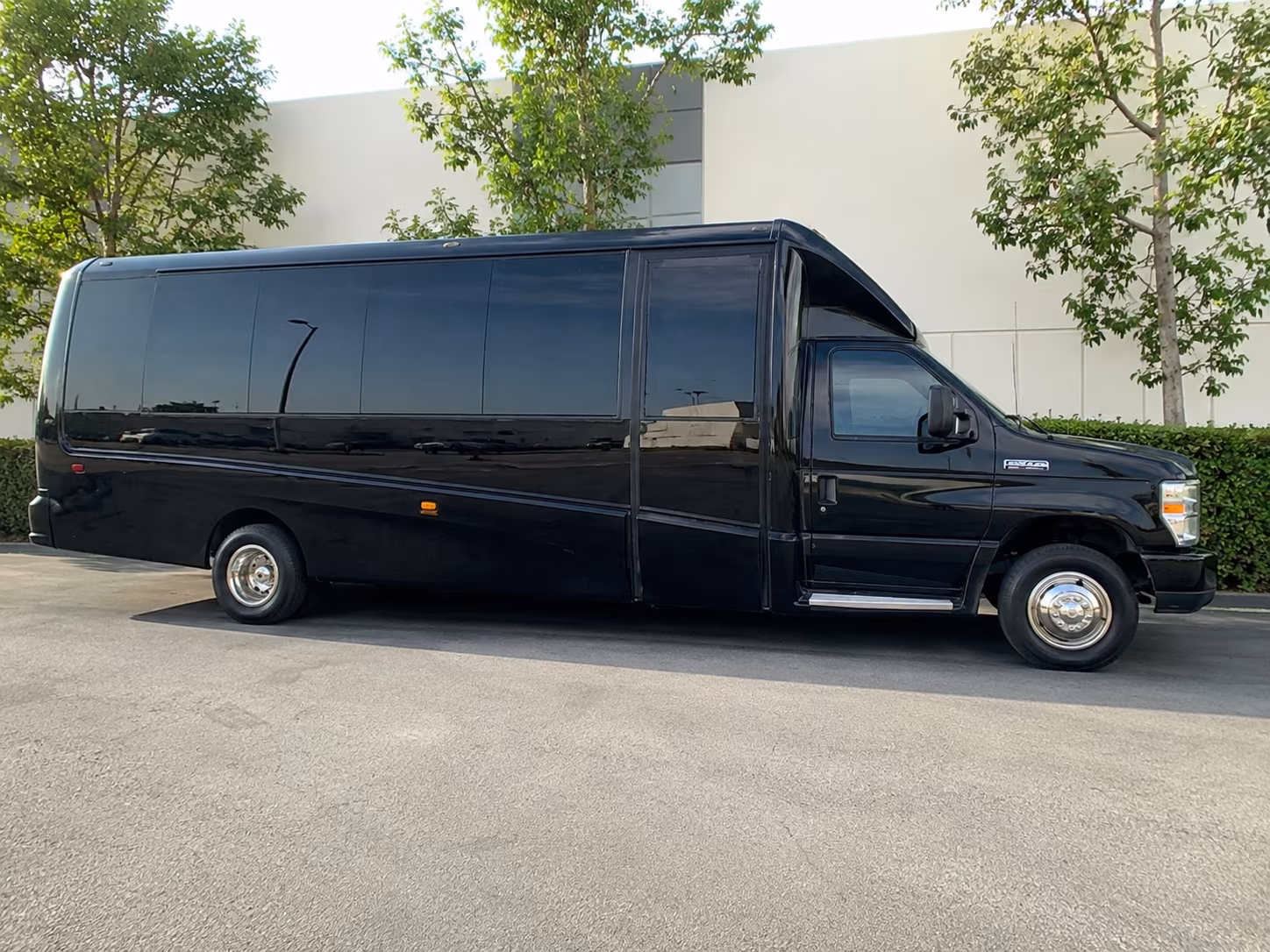 oceansidecharterbuscompany com connects you to buses for every sport every venue every season