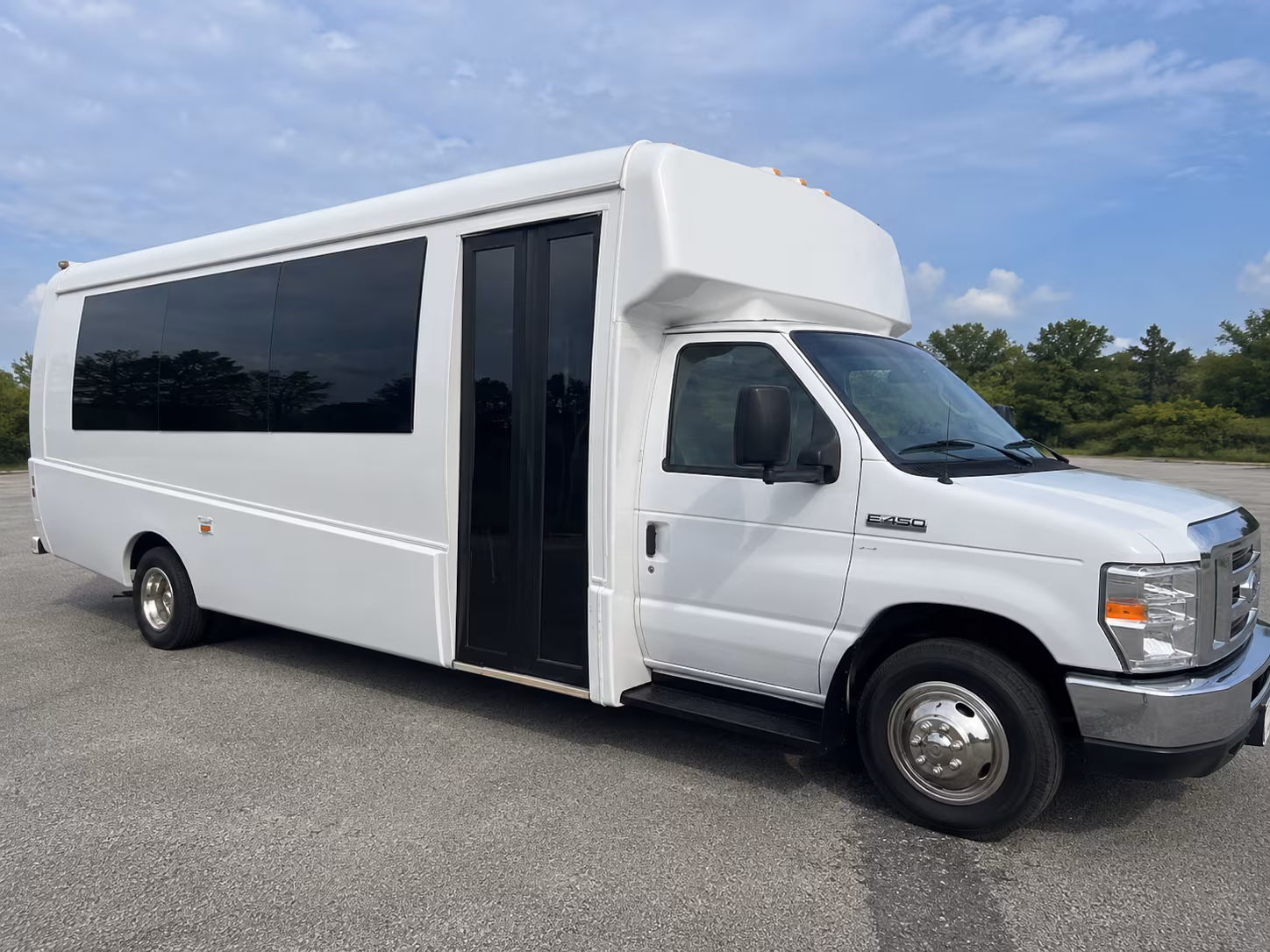 san marcos concert bus rentals for groups and fans