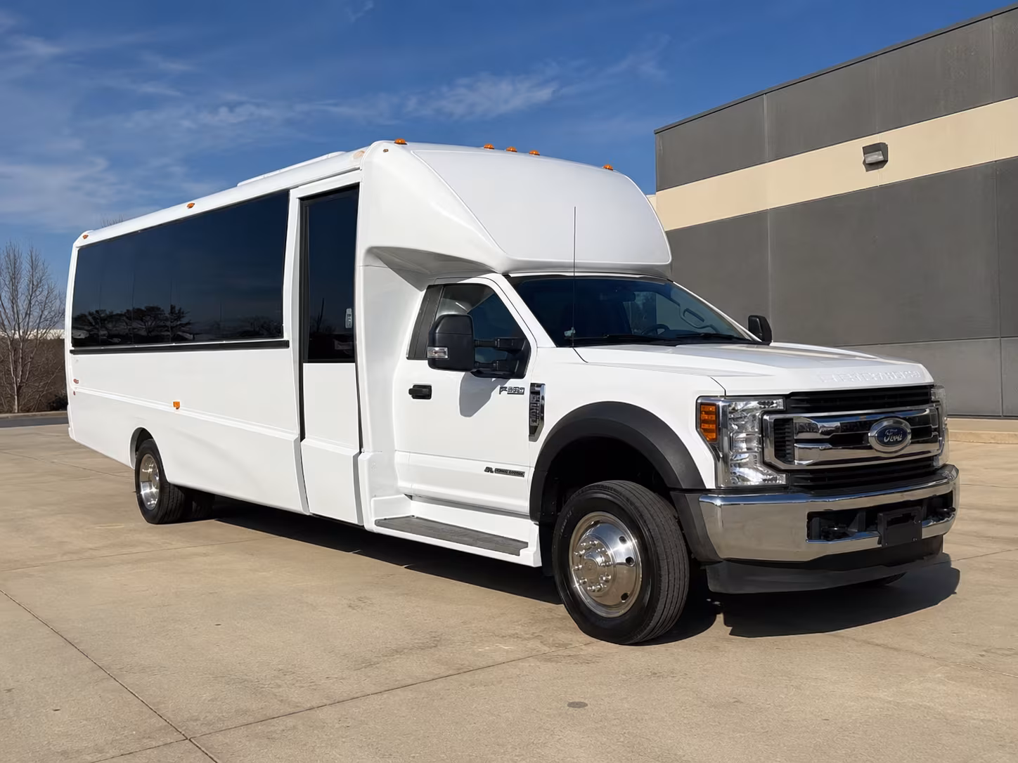 vista ease daily commutes with vista charter buses